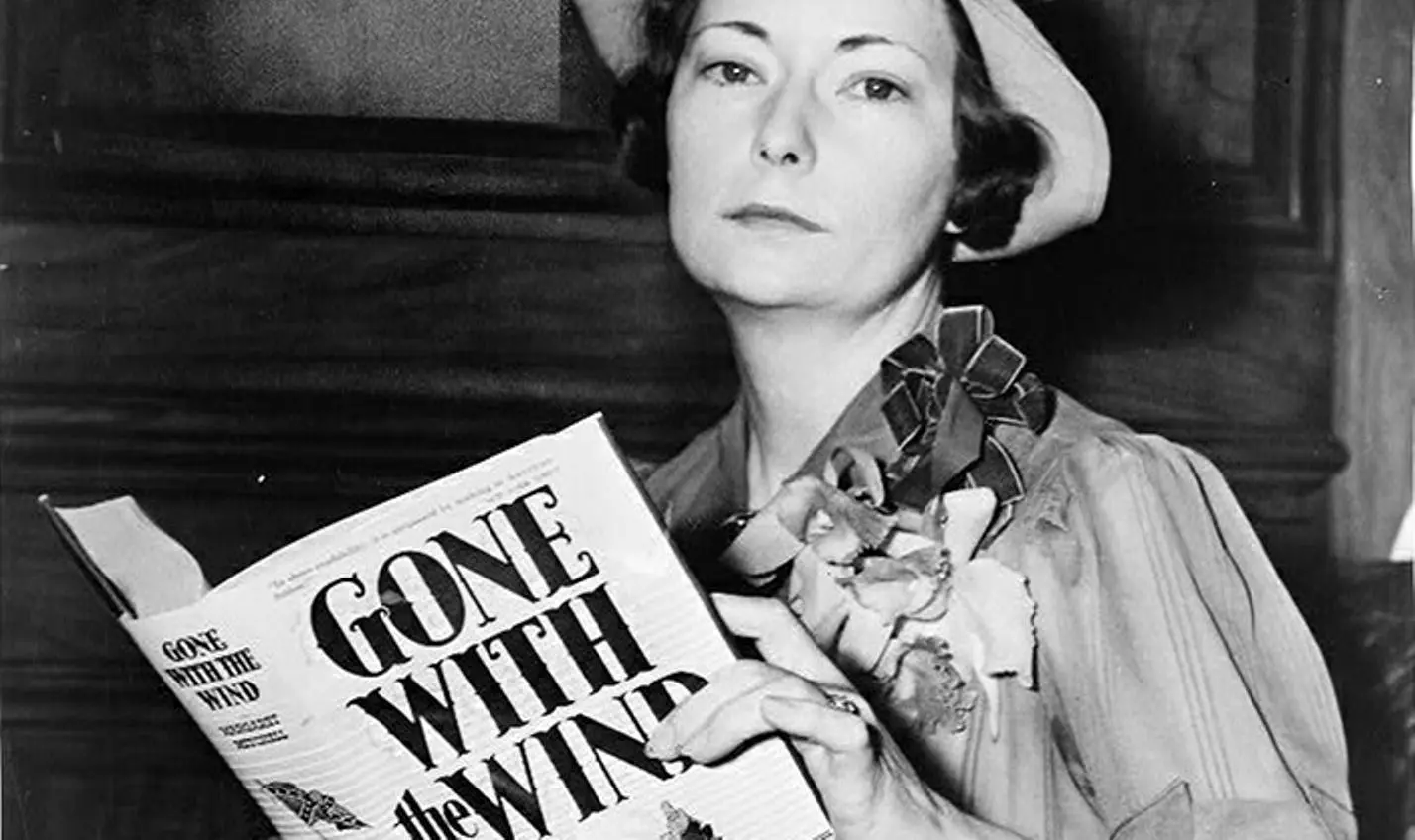 Today in Literary History – June 30, 1936 – Margaret Mitchell's “Gone With the Wind” is published – bookworm norm